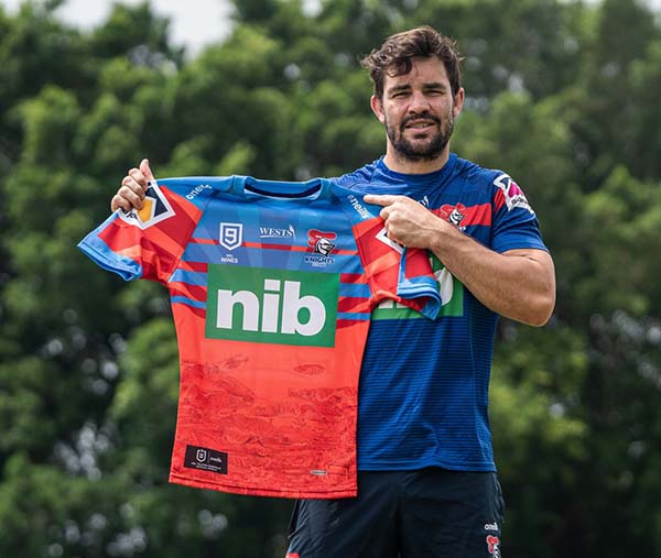 4-Newcastle-Knights-9s-Rugby-Jersey-2020.jpg