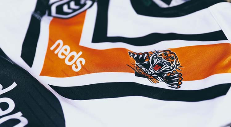 4-Wests-Tigers-Rugby-Jersey-2020.jpg